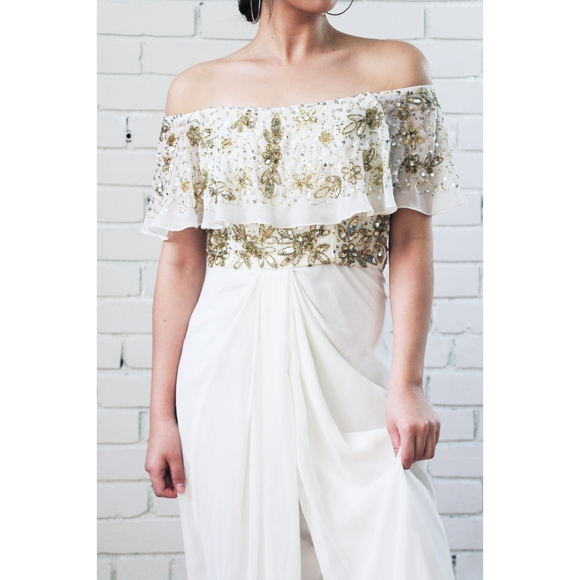 Virgos Lounge | Off-the-shoulder Gown - Picture 4 of 9